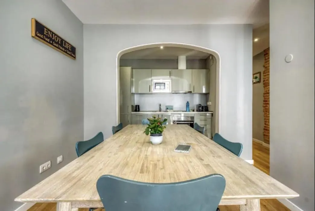 Stylish And Centric 2-Bedroom Apartment In Eixample &Terrace P2 Barcelona