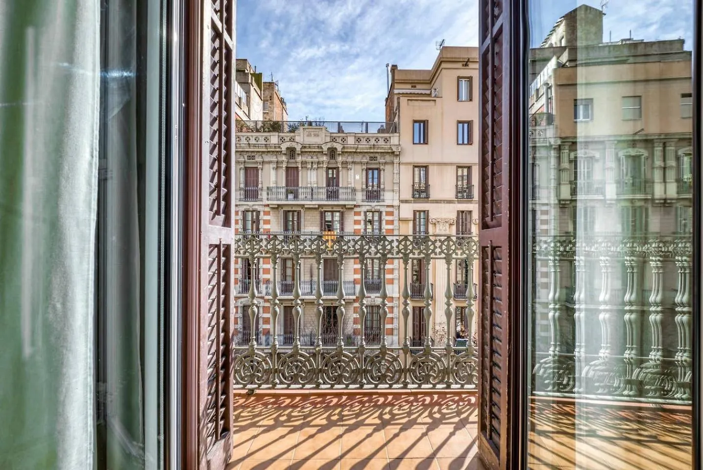 Stylish And Centric 2-Bedroom Apartment In Eixample &Terrace P2 Barcelona